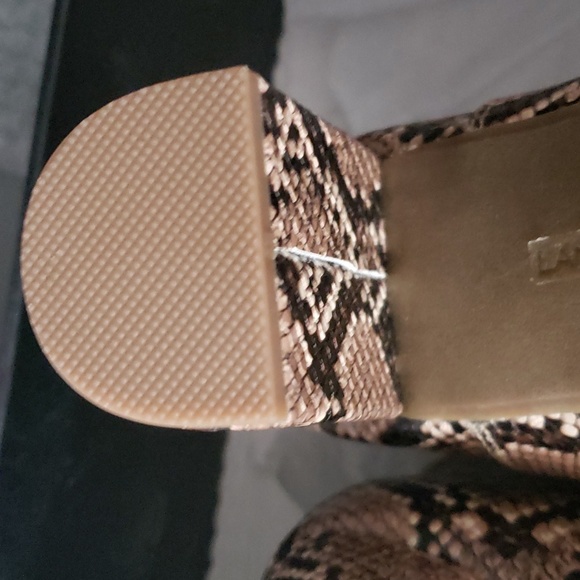 Lane Bryant Wide Calf Snakeskin like Booties size 8W NWT - Picture 8 of 11